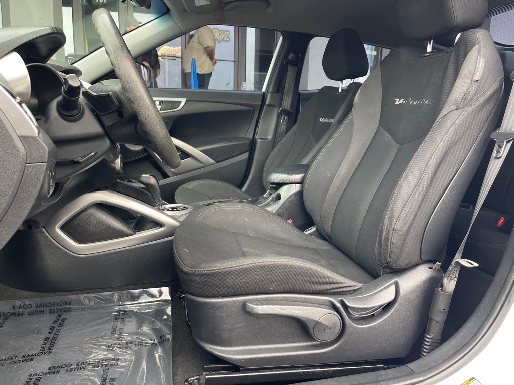 2014 Hyundai Veloster Image 12