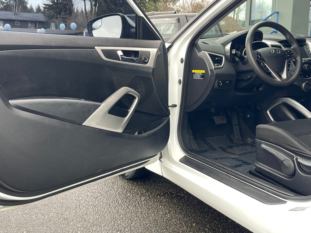 2014 Hyundai Veloster Image 13