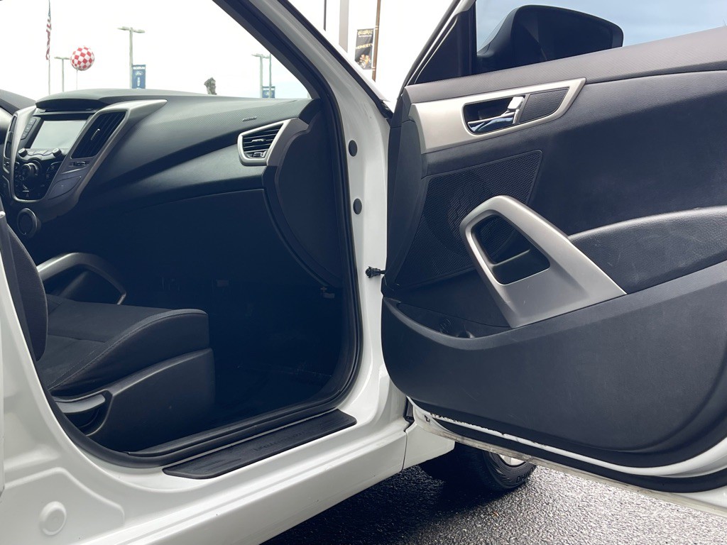 2014 Hyundai Veloster Image 29