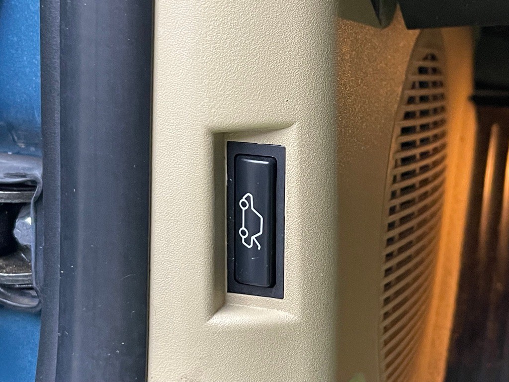 2003 BMW Z4 Image 18