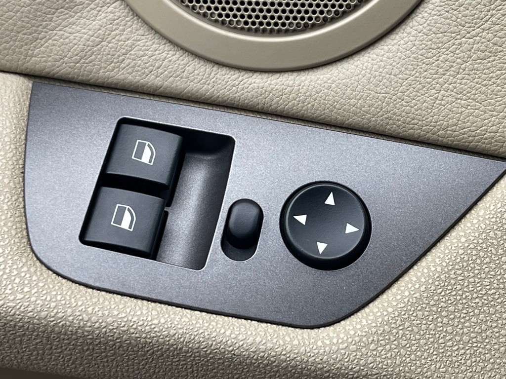 2003 BMW Z4 Image 19