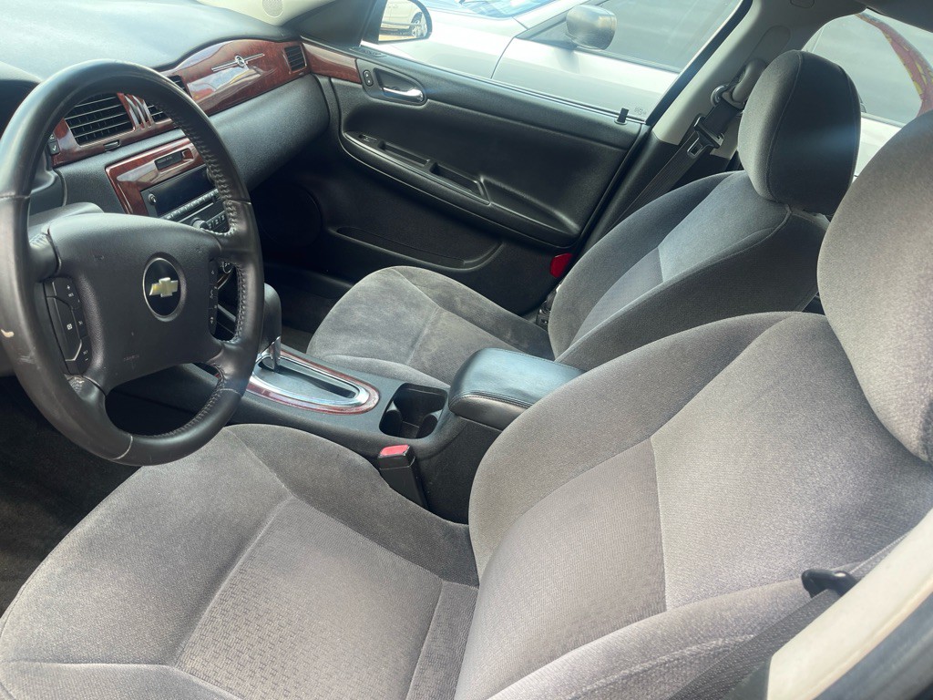 2010 Chevrolet Impala Image 5