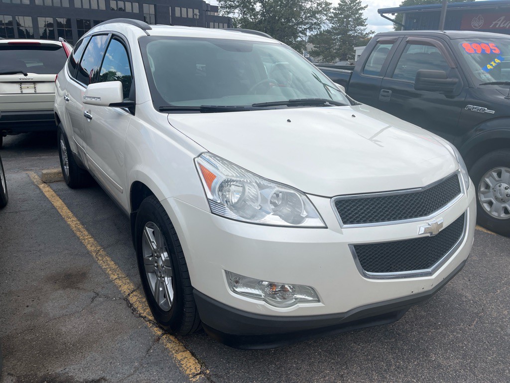 2012 Chevrolet Traverse Image 2