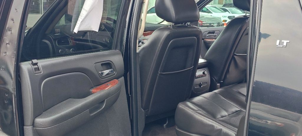 2011 Chevrolet Suburban Image 10