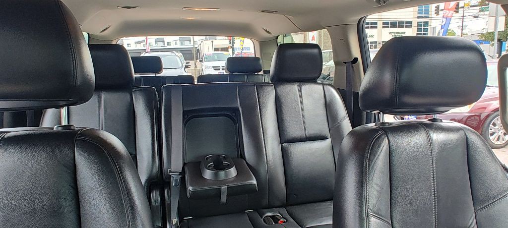 2011 Chevrolet Suburban Image 15