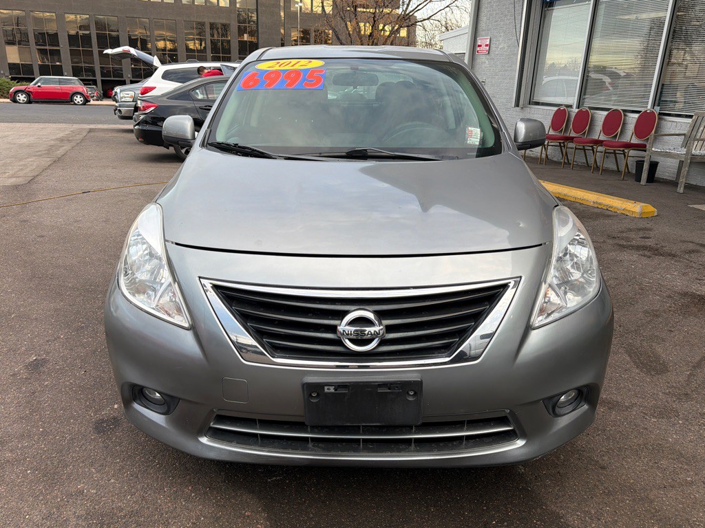 2012 Nissan Versa Image 2
