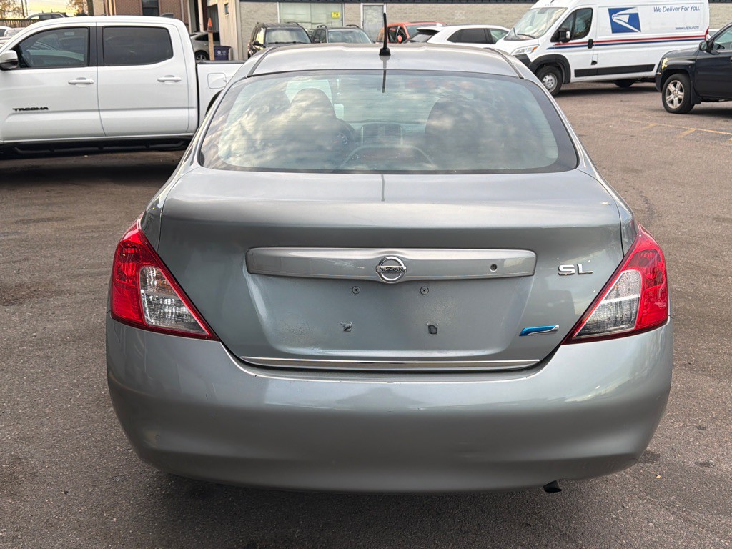 2012 Nissan Versa Image 6