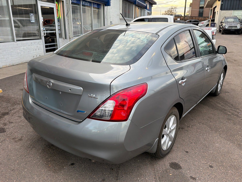 2012 Nissan Versa Image 7