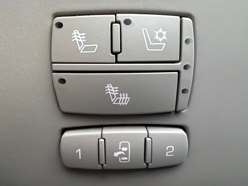 2007 Cadillac DTS Image 12