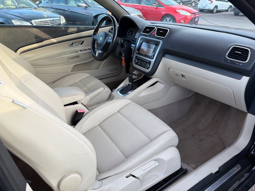 2010 Volkswagen Eos Image 9