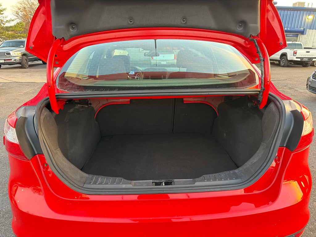 2012 Ford Focus Image 12