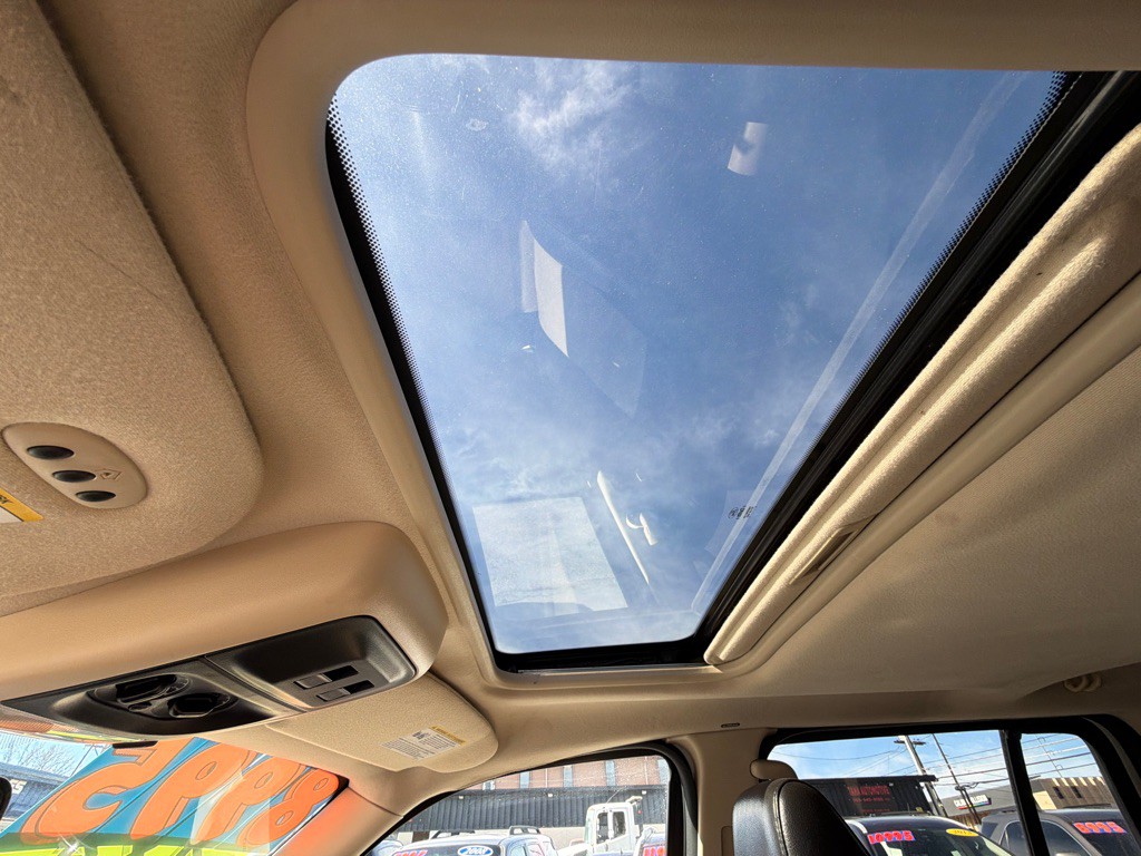 2010 Ford Explorer Image 16