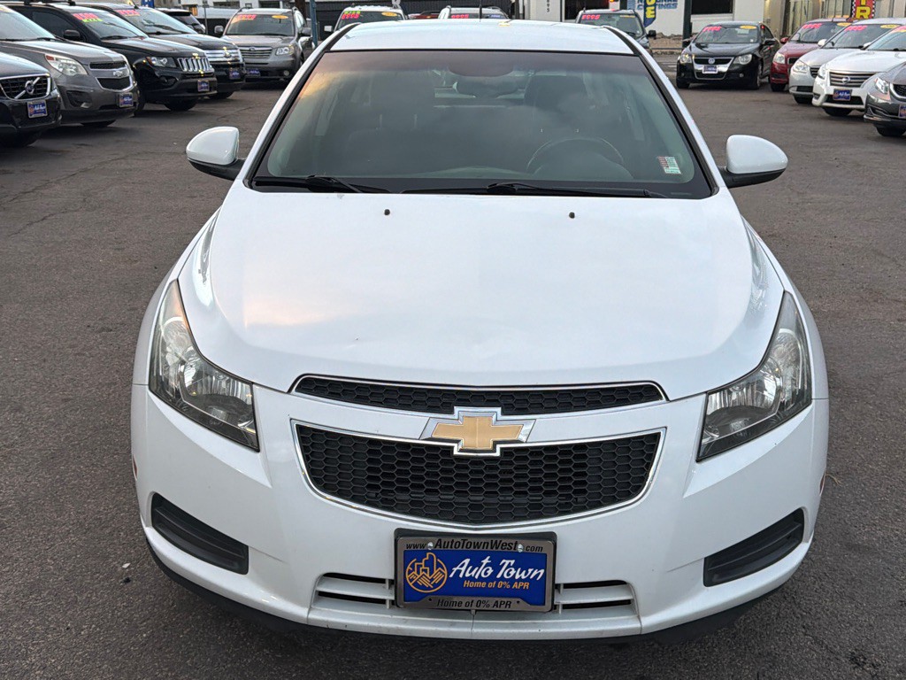 2012 Chevrolet Cruze Image 2