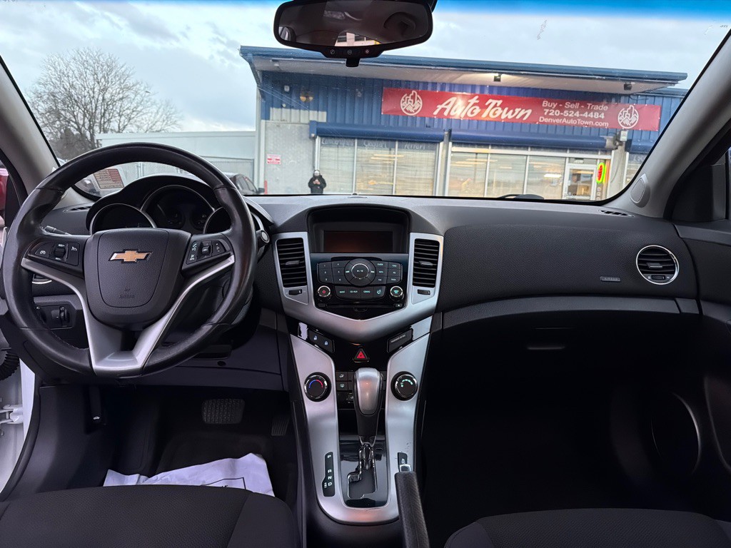 2012 Chevrolet Cruze Image 11