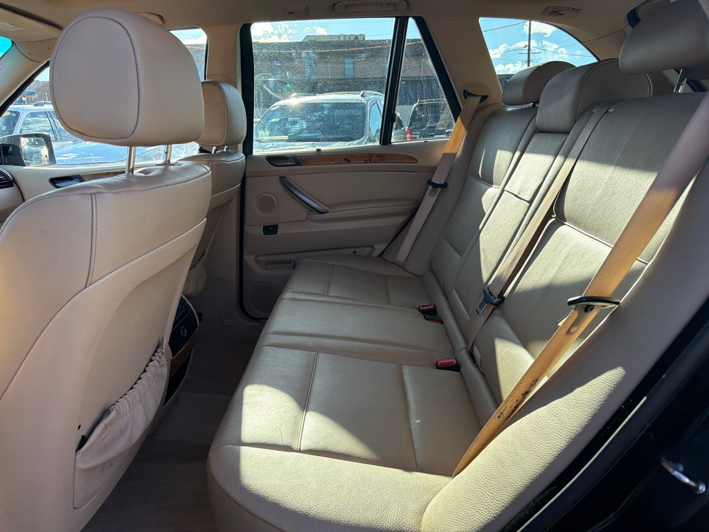 2004 BMW X5 Image 10