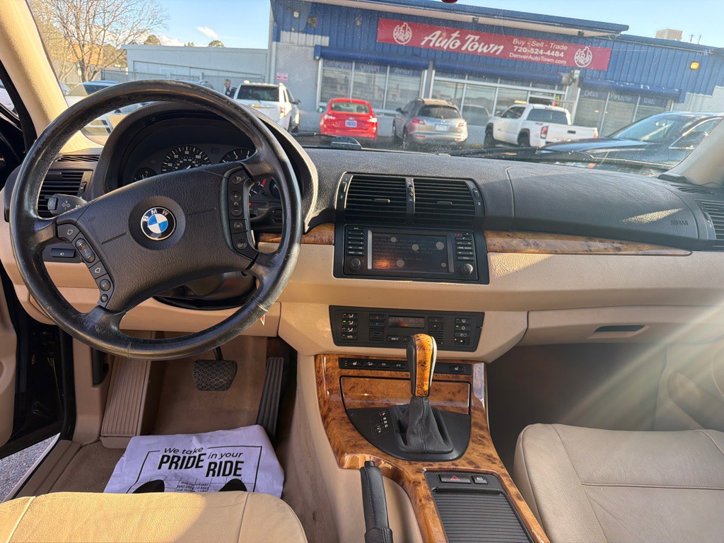 2004 BMW X5 Image 11