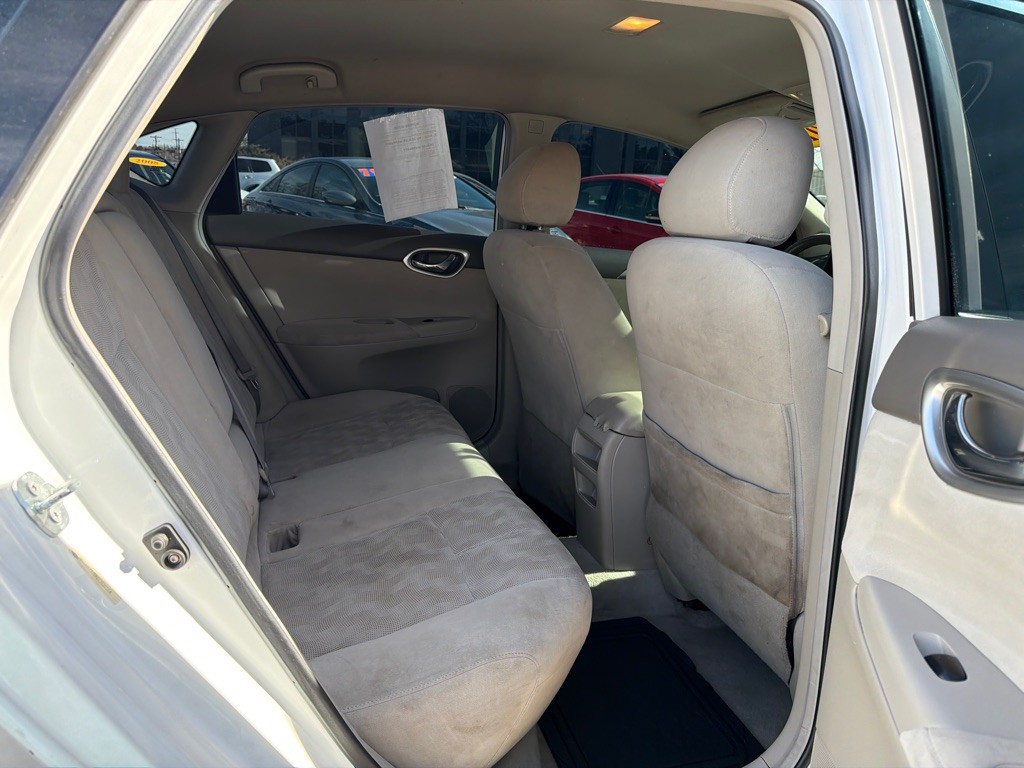 2013 Nissan Sentra Image 9