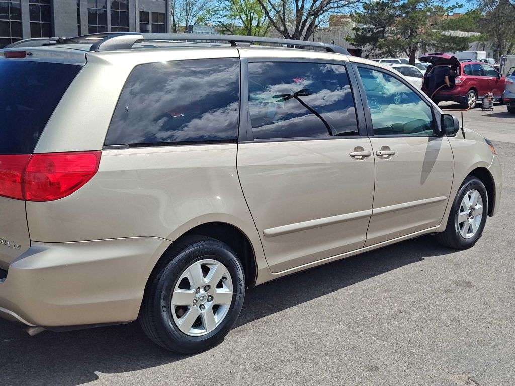 2008 Toyota Sienna Image 7