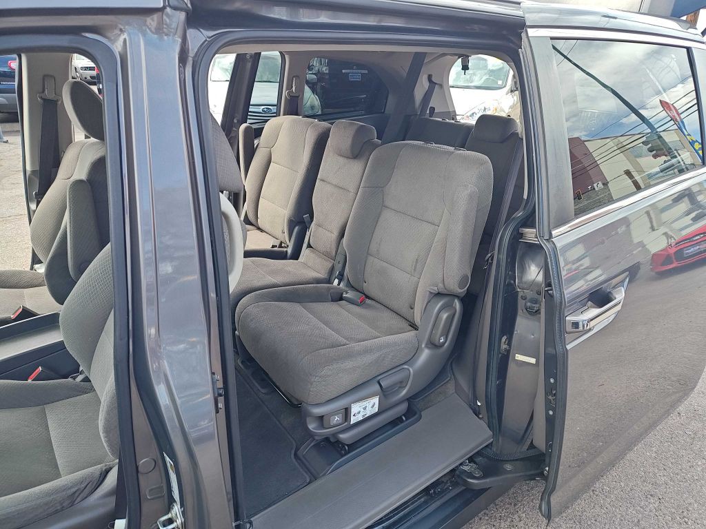 2015 Honda Odyssey Image 9