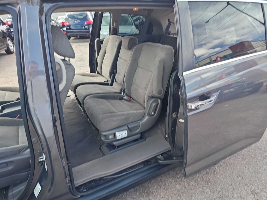 2015 Honda Odyssey Image 10