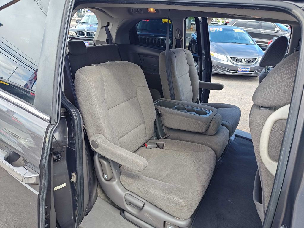 2015 Honda Odyssey Image 11
