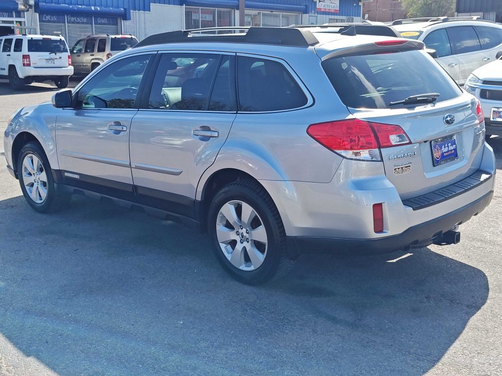 2012 Subaru Outback Image 2