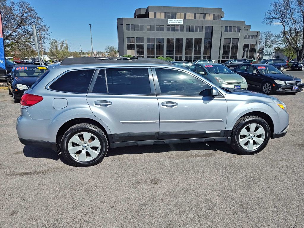 2012 Subaru Outback Image 10
