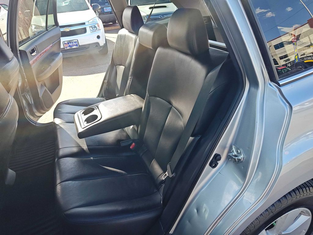 2012 Subaru Outback Image 13