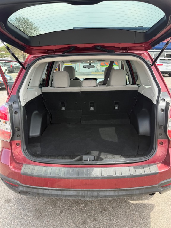 2015 Subaru Forester Image 12