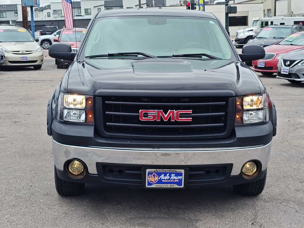 2007 GMC Sierra Image 2