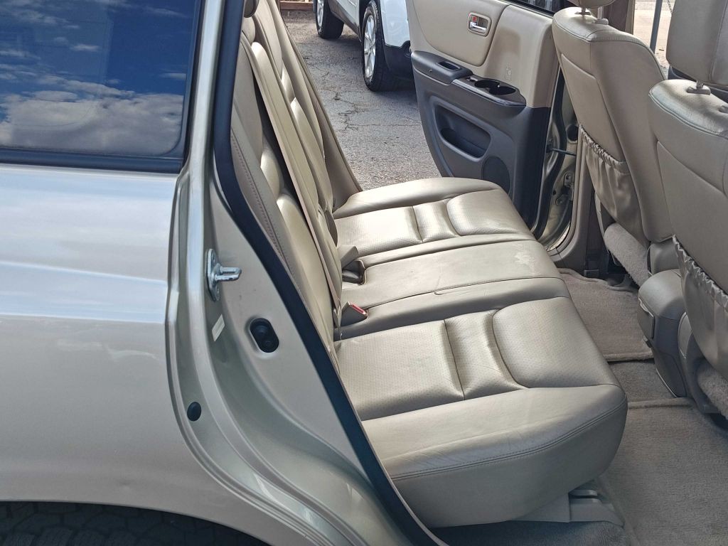2002 Toyota Highlander Image 9
