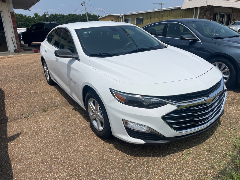 2019 Chevrolet Malibu Image 2