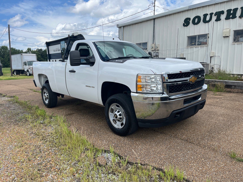 2014 Chevrolet Silverado 1500 Image 2