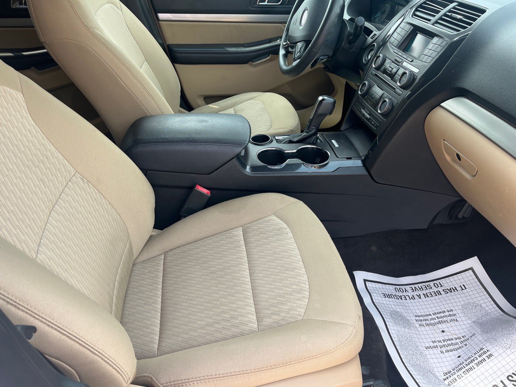 2017 Ford Explorer Image 3