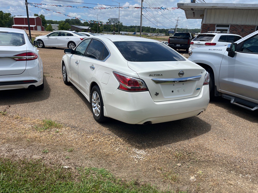 2014 Nissan Altima Image 4