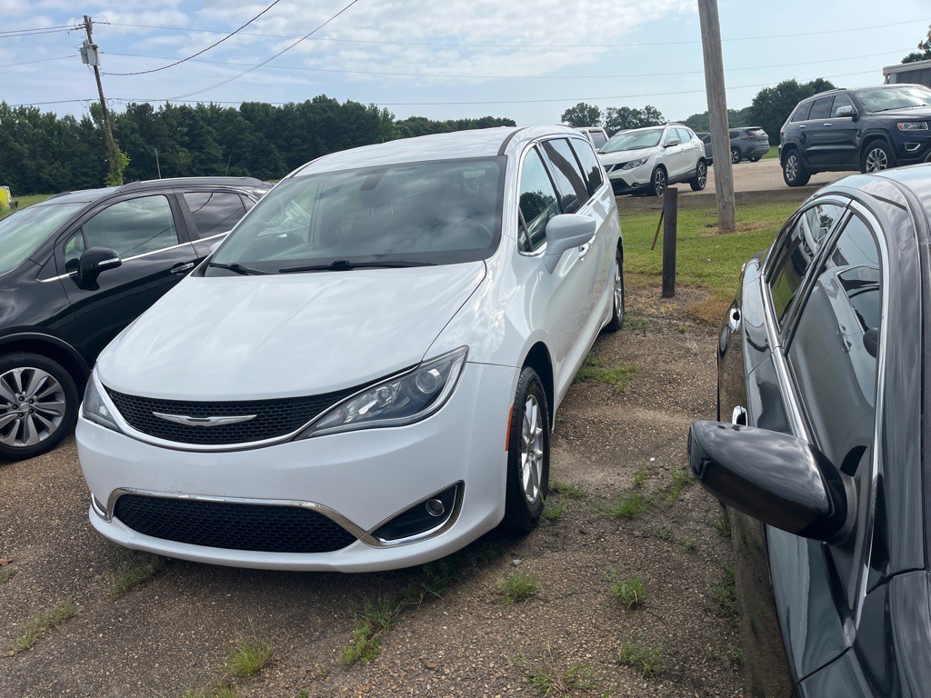 2020 Chrysler Pacifica Image 1