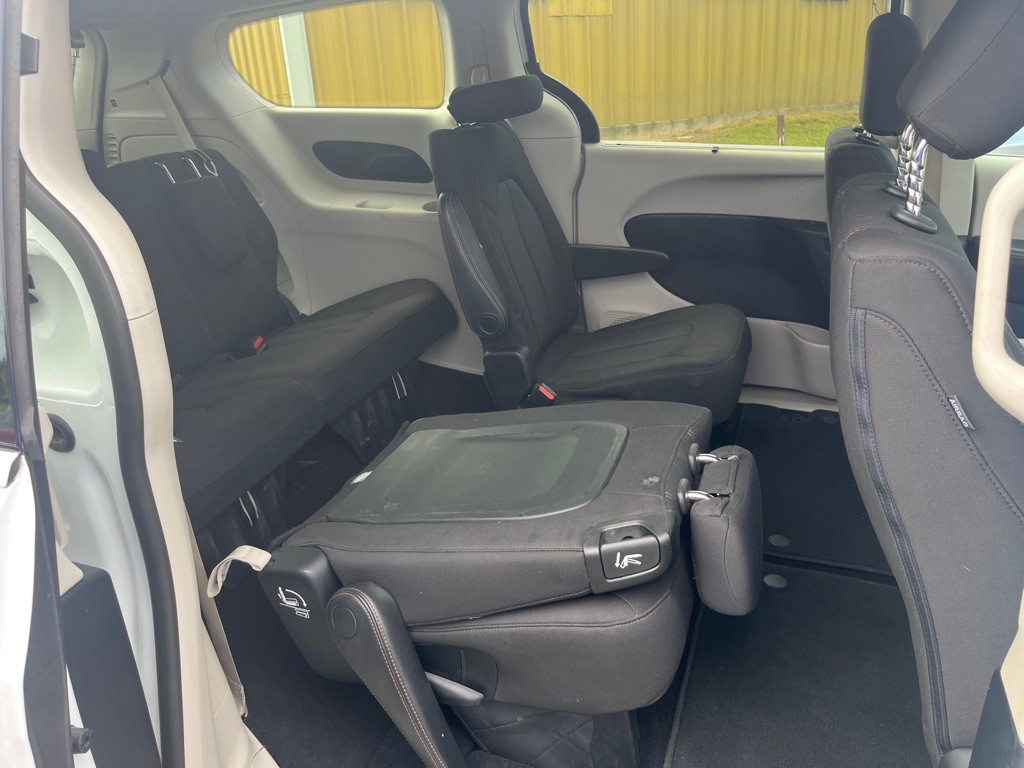 2020 Chrysler Pacifica Image 4