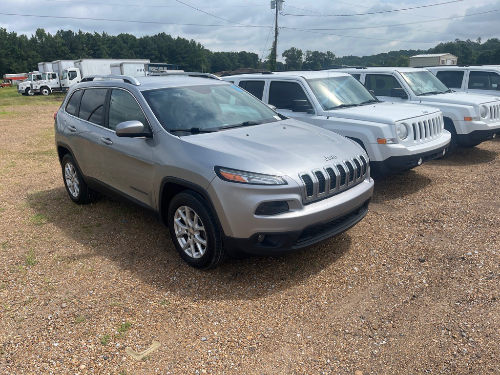 2017 Jeep Cherokee Image 2