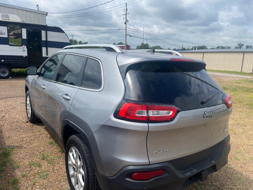 2017 Jeep Cherokee Image 4