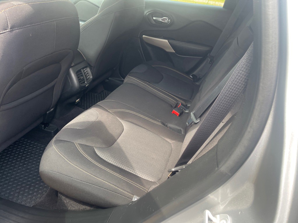2017 Jeep Cherokee Image 5