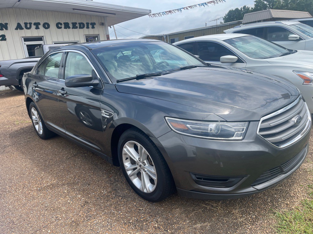 2018 Ford Taurus Image 2