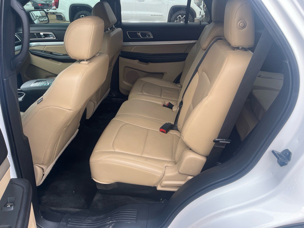 2016 Ford Explorer Image 5