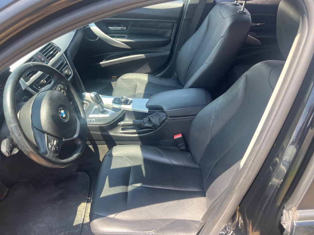 2012 BMW 3 Series Image 5