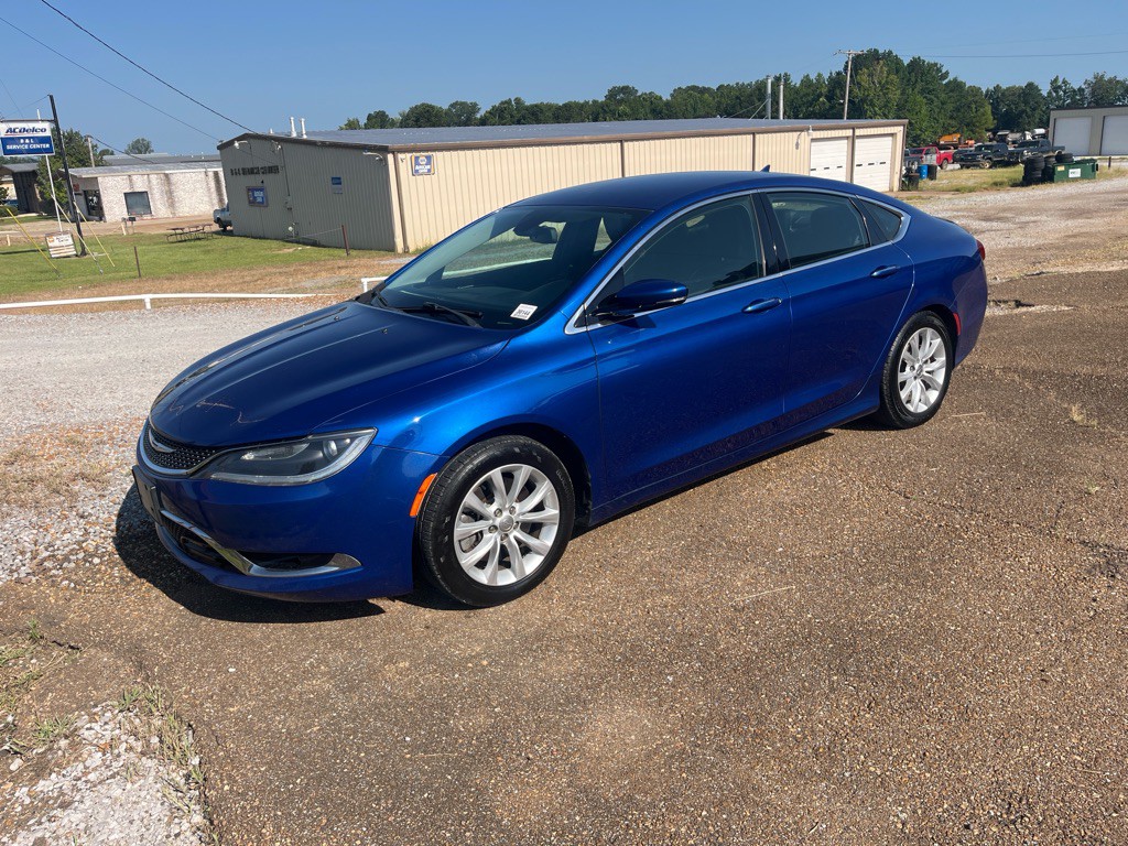2015 Chrysler 200 Image 1