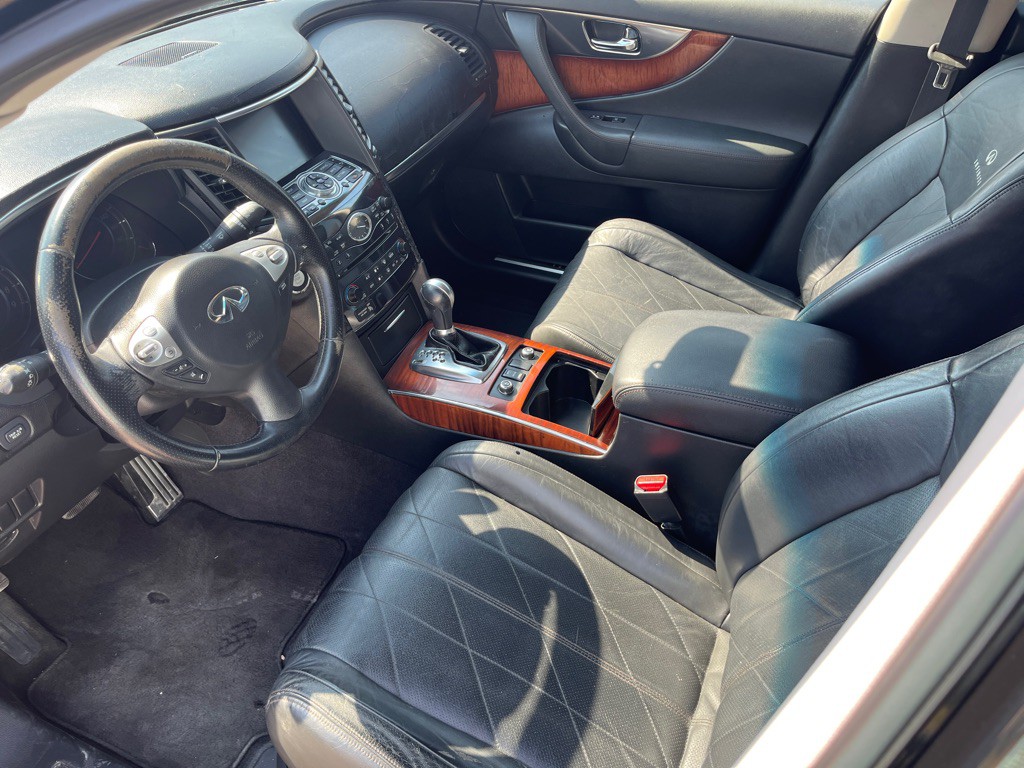 2010 INFINITI FX35 Image 6