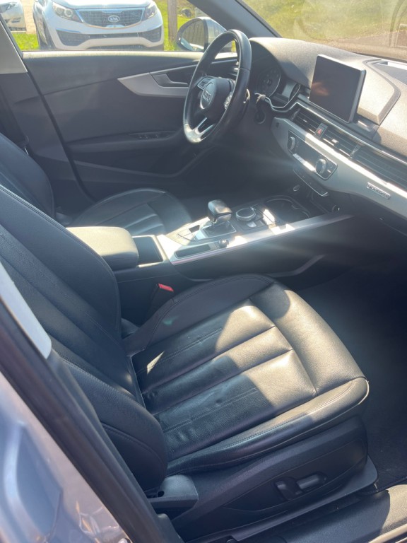 2017 Audi A4 Image 9
