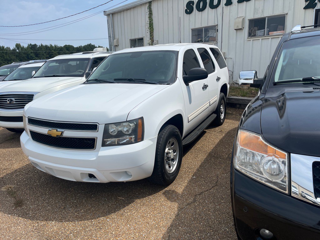 2012 Chevrolet Tahoe Image 2