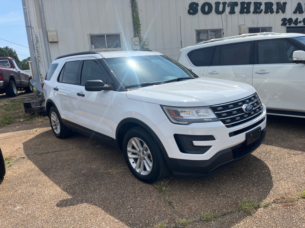 2017 Ford Explorer Image 2