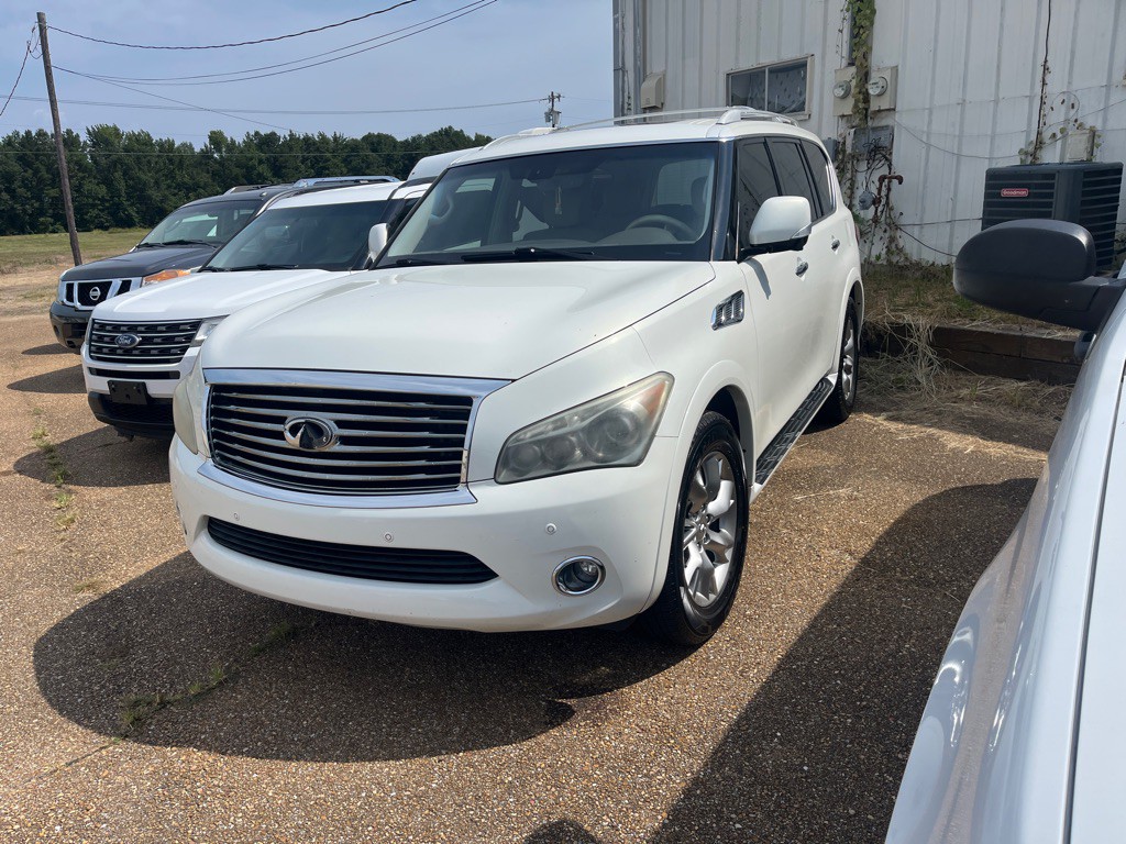 2013 INFINITI QX56 Image 1