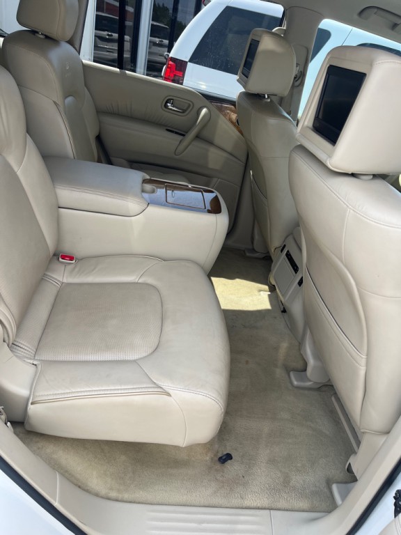 2013 INFINITI QX56 Image 4